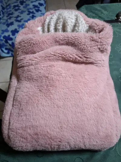 Pantufla de felpa rosa para los pies - miniatura 1
