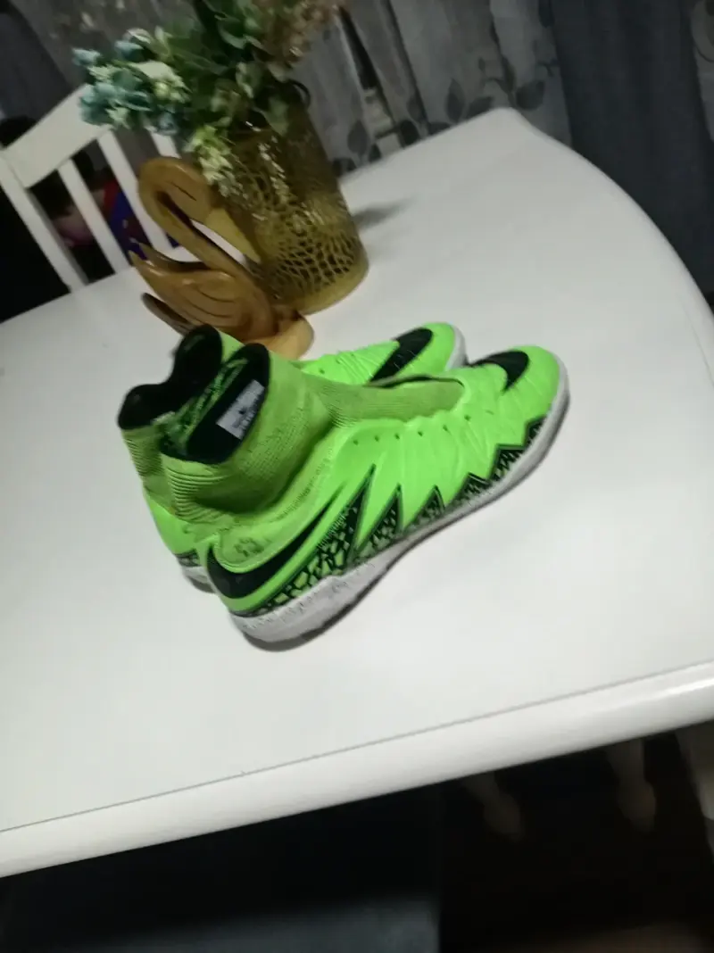 Zapatillas deportivas verdes para fútbol sala - 1