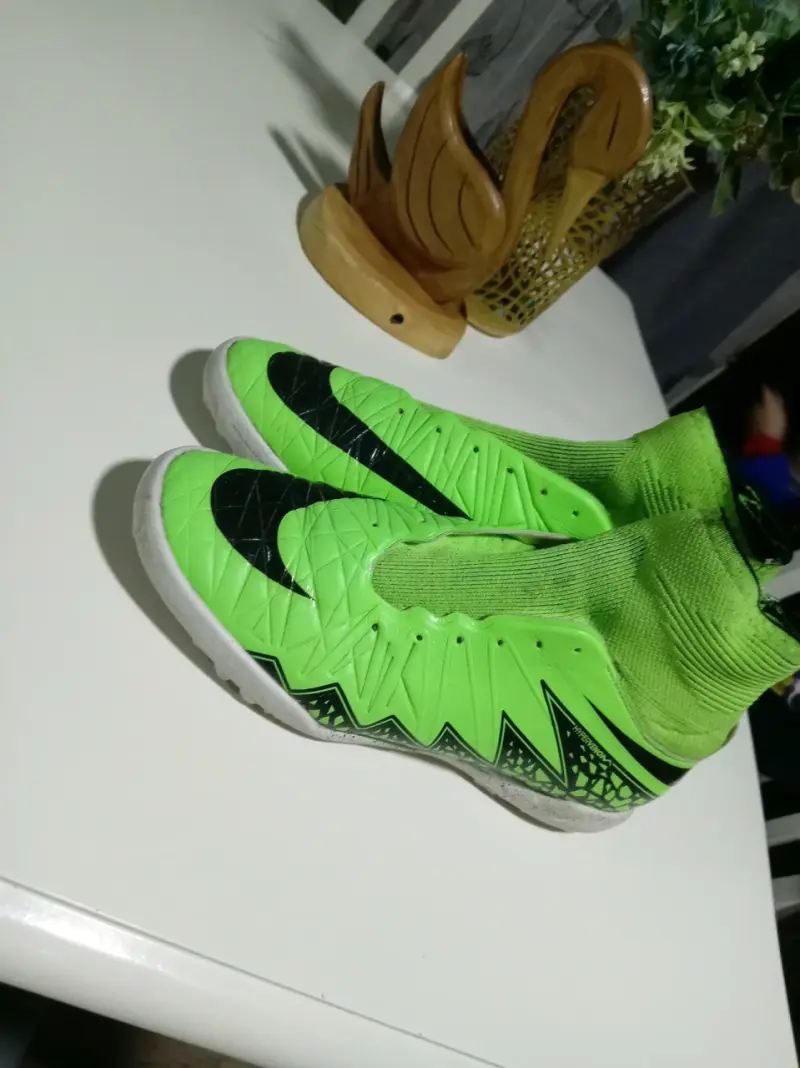 Zapatillas deportivas verdes para fútbol sala - 2