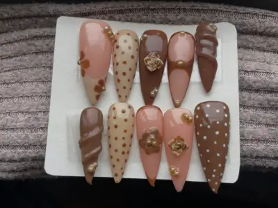 Uñas postizas decoradas personalizadas - miniatura 3
