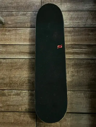 Skateboard nuevo - miniatura 1