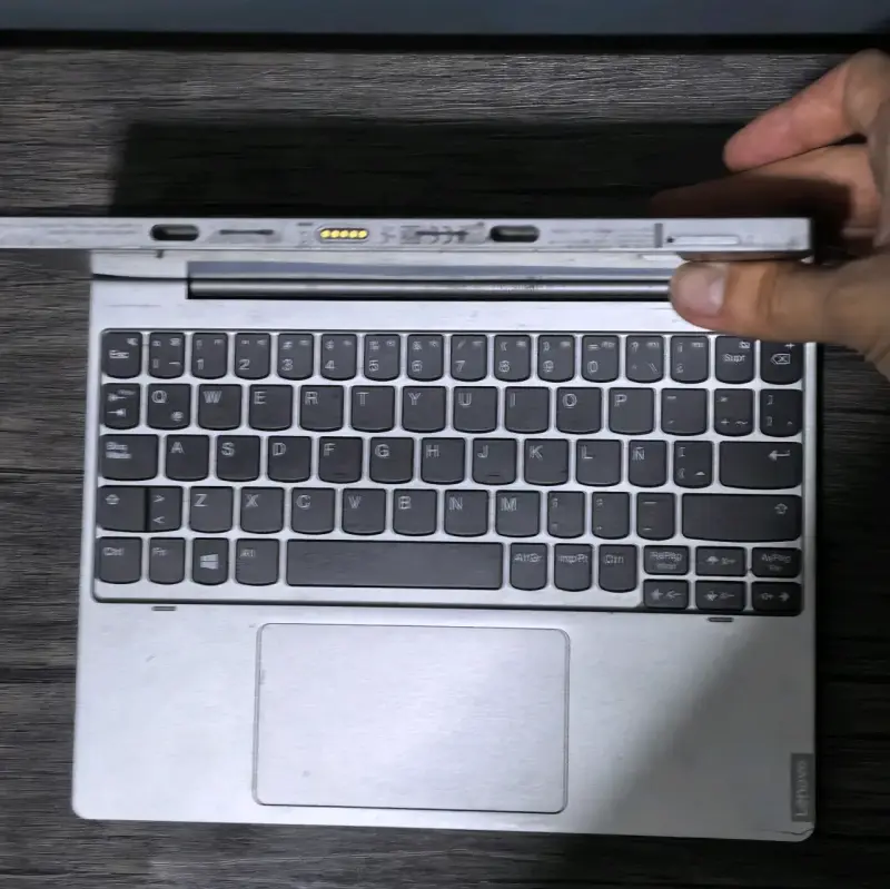 Laptop Lenovo convertible con pantalla táctil - 3