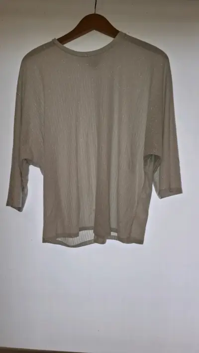 Blusa beige con brillo para mujer - miniatura 1