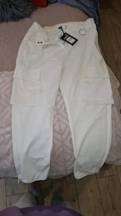 Pantalones cargo blancos xl con bolsillos - miniatura 1