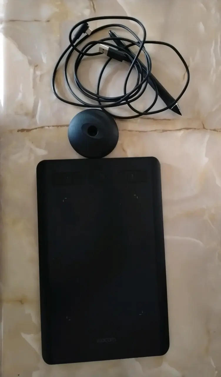 Tableta Gráfica Wacom Intuos Pro Small (PTH-460) - 2