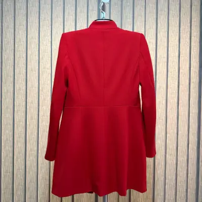Blazer rojo Zara Basic talla S nuevo - miniatura 2
