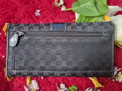 Elegante billetera Liz Claiborne. - miniatura 3