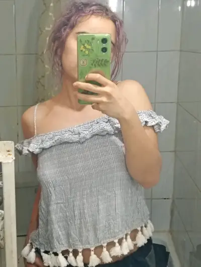 Blusa sin hombro con volantes y borlas Aeropostale - miniatura 3