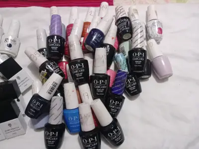 Lote de esmaltes de uñas OPI, Gelish y Masglo - miniatura 1