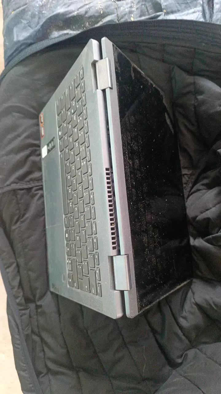 Laptop Lenovo Ideapad 5 Pro con AMD Ryzen 7 - 3