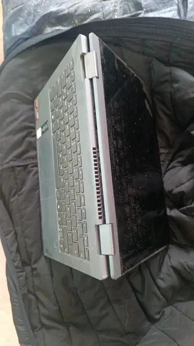 Laptop Lenovo Ideapad 5 Pro con AMD Ryzen 7 - miniatura 3