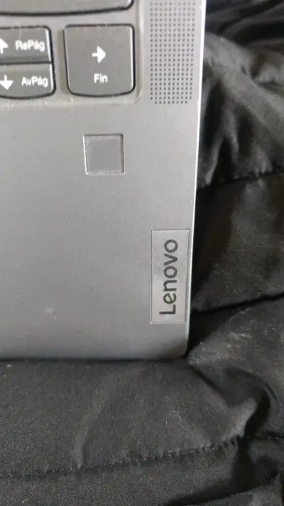 Laptop Lenovo Ideapad 5 Pro con AMD Ryzen 7 - miniatura 4