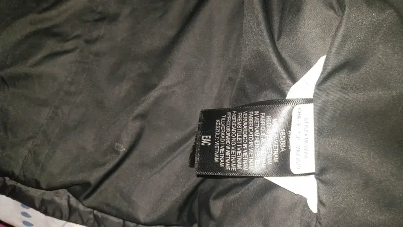 Chaqueta acolchada negra Marmot para mujer - 2