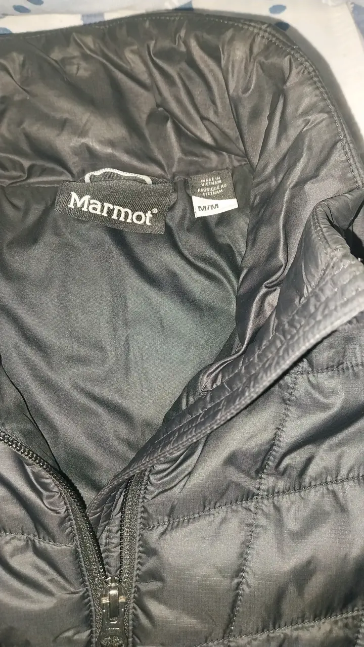 Chaqueta acolchada negra Marmot para mujer - 3
