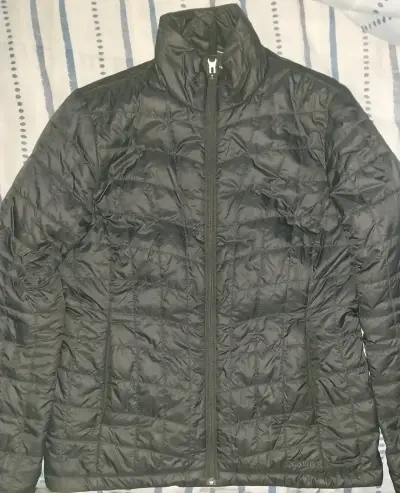 Chaqueta acolchada negra Marmot para mujer - miniatura 5