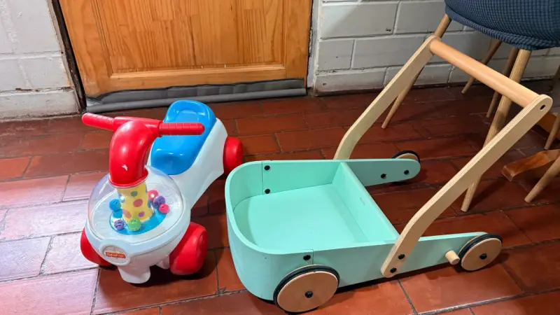Andador y correpasillos Fisher-Price para niños