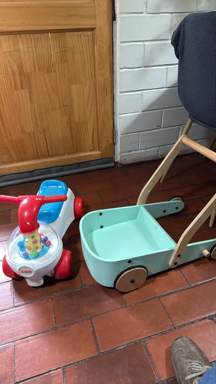 Andador y correpasillos Fisher-Price para niños - 2