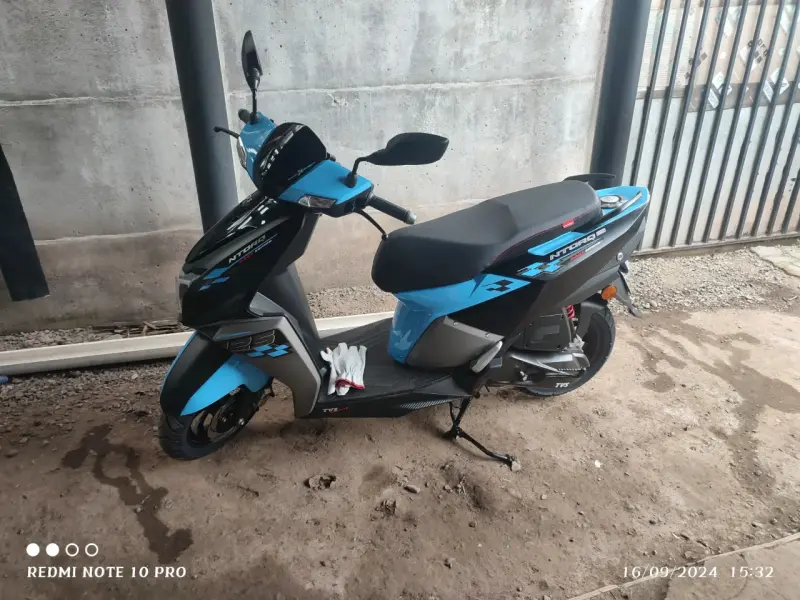 Scooter TVS Ntorq 125 azul en buen estado