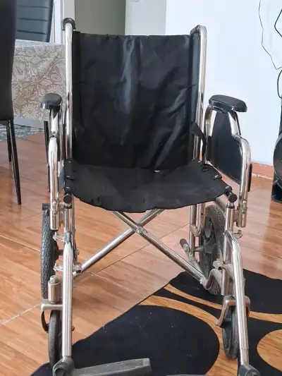 Silla de Ruedas Plegable de Aluminio - miniatura 2
