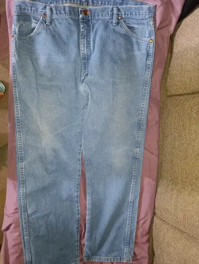 Jeans Wrangler azul claro para hombre - miniatura 3