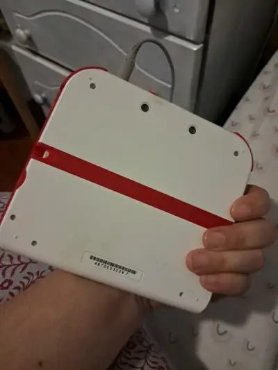 Consola Nintendo 2DS blanca con juegos incluidos - miniatura 2