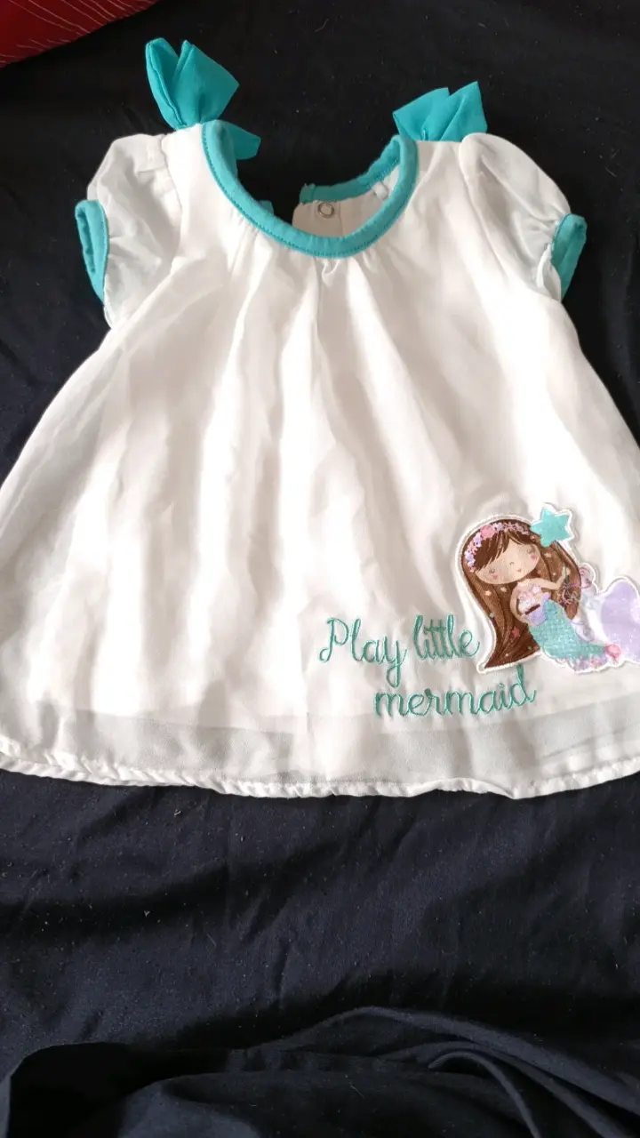 LimonaVestido infantil blanco con diseño de sirena