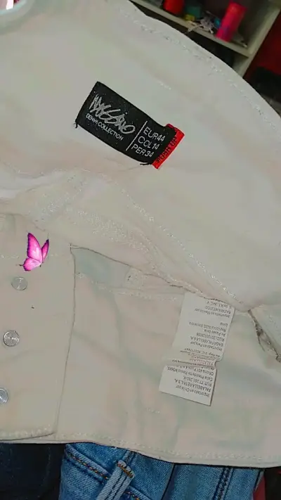 Shorts blancos con detalles brillantes - miniatura 4