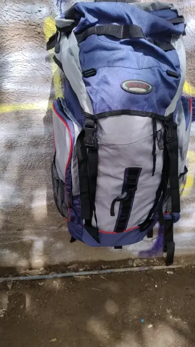 Mochila de senderismo Fute azul y gris - miniatura 1