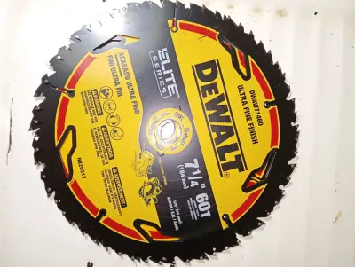 Disco de Sierra DeWalt 7 1/4'' 60T Ultra Fino - miniatura 2