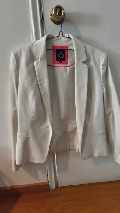 Blazer IO blanco elegante para mujer talla 40 - miniatura 1