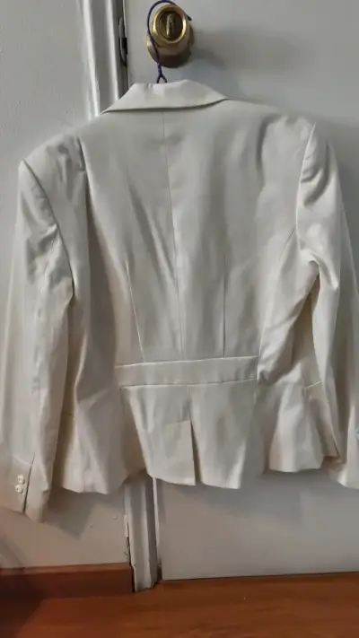Blazer IO blanco elegante para mujer talla 40 - miniatura 3