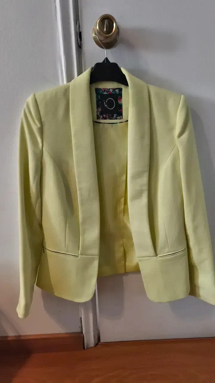 Blazer IO amarillo claro elegante para mujer