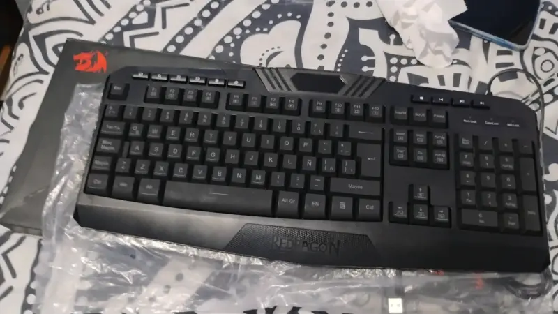 Teclado mecánico Redragon Harpe Pro RGB - 2