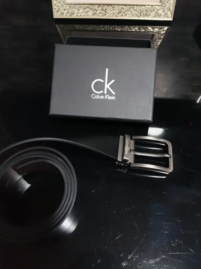 Cinturón de cuero negro variedad de marcas - 3