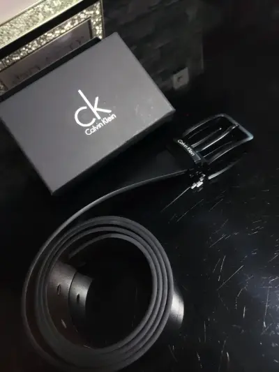 Cinturón de cuero negro variedad de marcas - miniatura 4