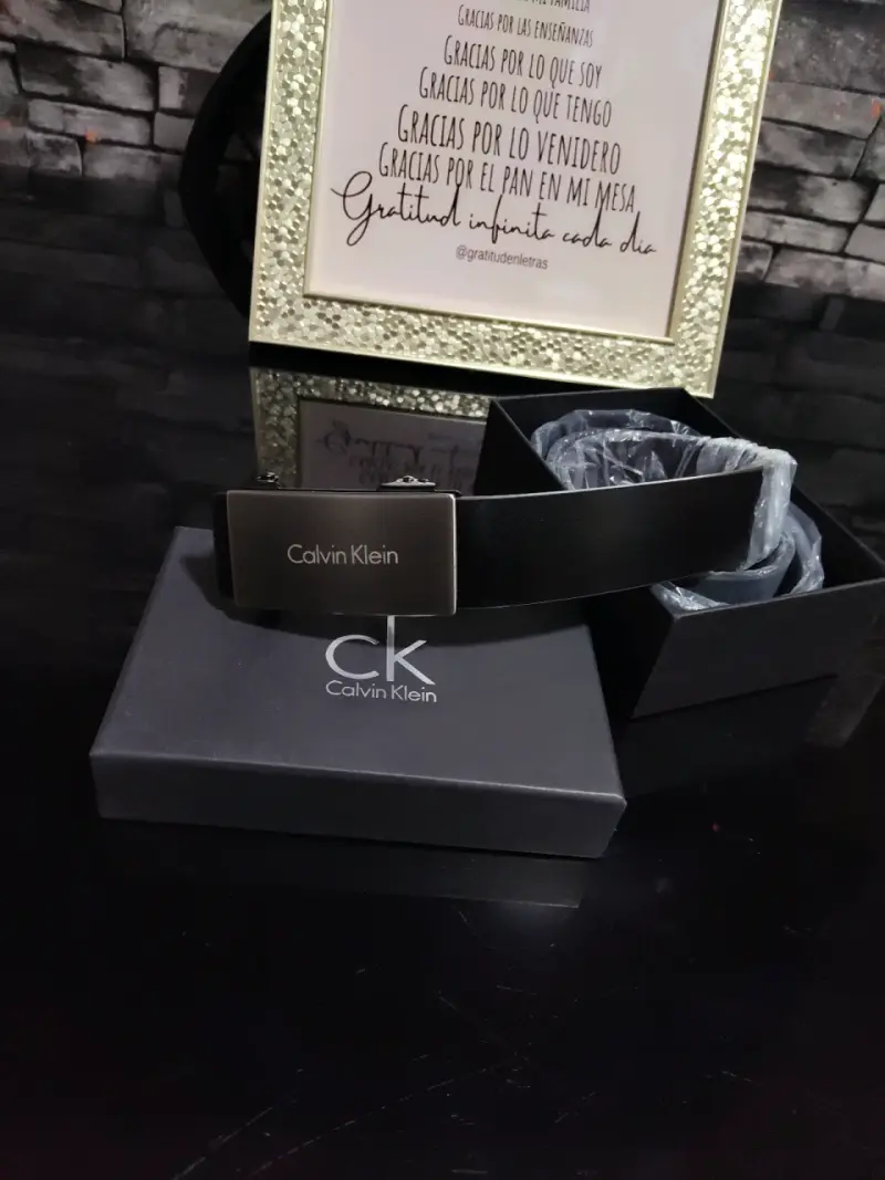 Cinturón de cuero negro variedad de marcas - 6