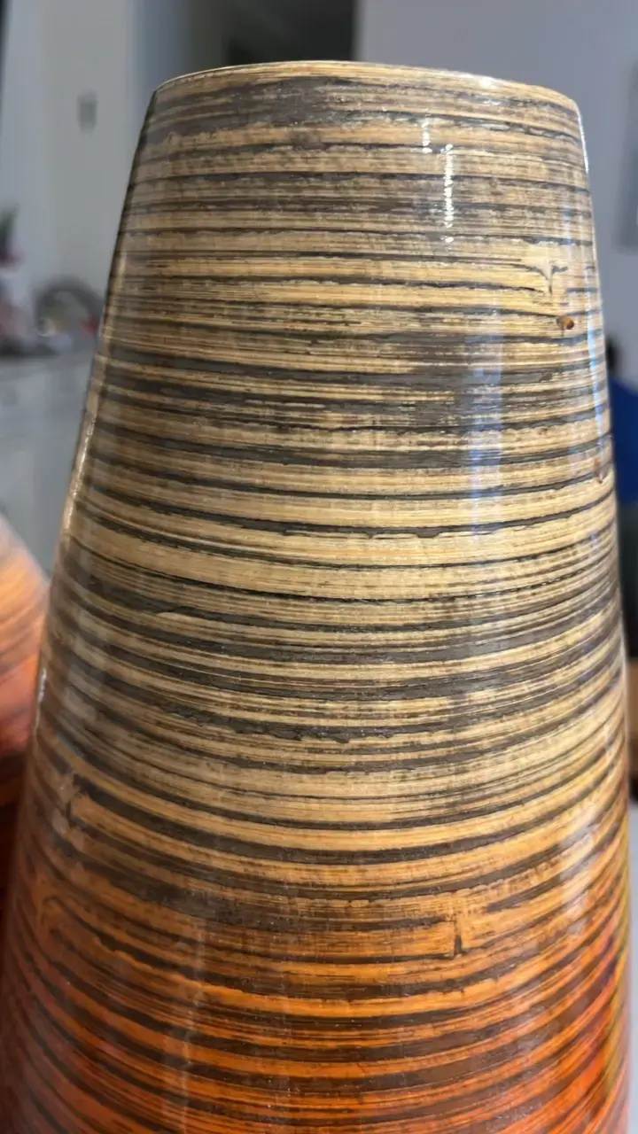 Jarrones decorativos de cerámica con diseño rayado - 3