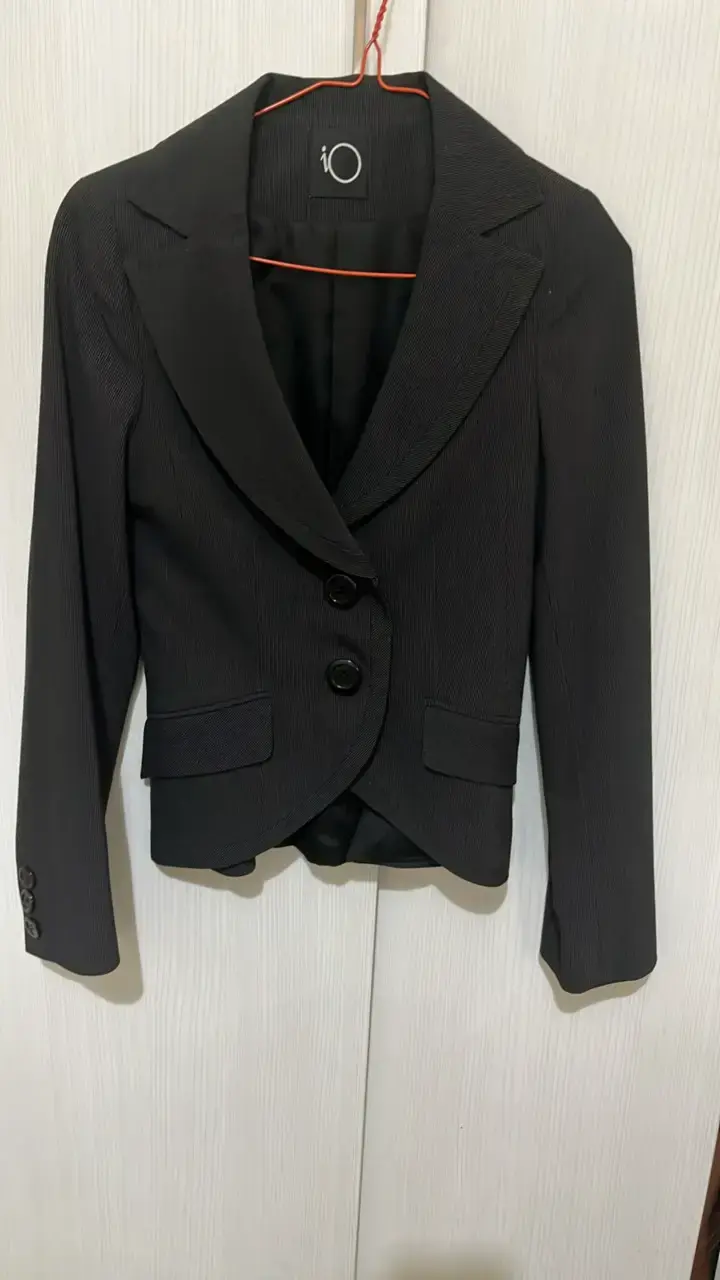 Blazer negro elegante para mujer marca IO 36