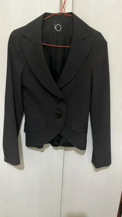 Blazer negro elegante para mujer marca IO 36 - miniatura 1
