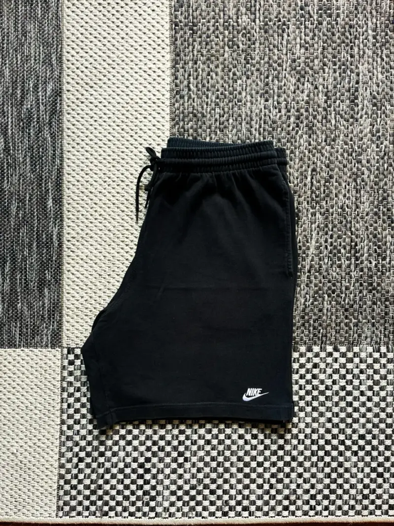 Shorts deportivos negros Nike para hombre TALLA M - 1