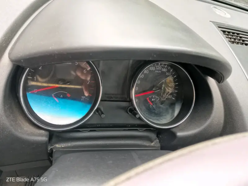 Nissan SUV rojo en buen estado año 2014, papeles a - 5
