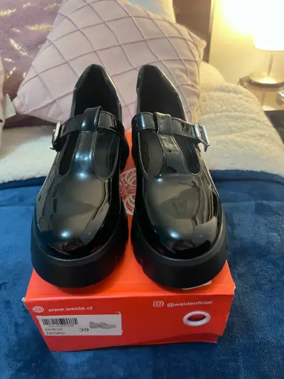 Zapatos de charol negro Weide con hebilla - miniatura 1