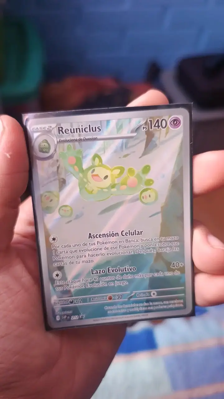 Cartas Pokémon Reuniclus, Rayquaza V, Dhelmise eve