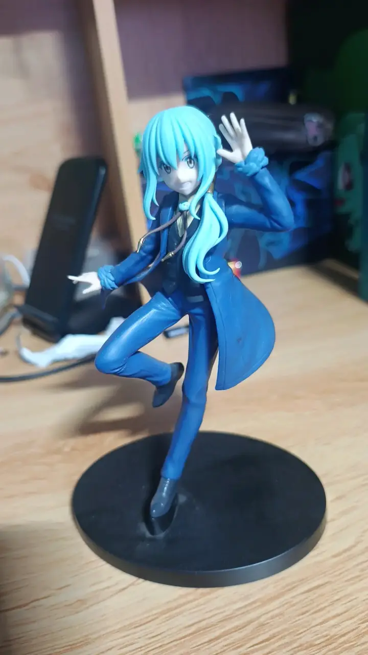 Figura de colección anime azul