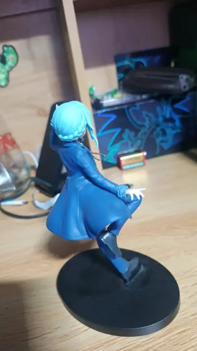 Figura de colección anime azul - miniatura 3