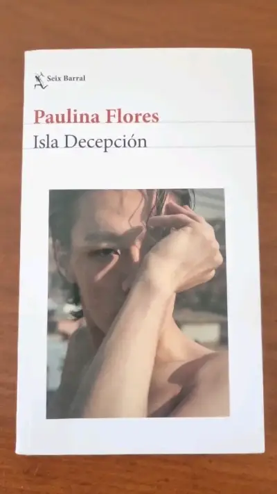 Libro Isla Decepción de Paulina Flores - miniatura 1