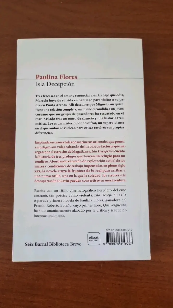 Libro Isla Decepción de Paulina Flores - 2