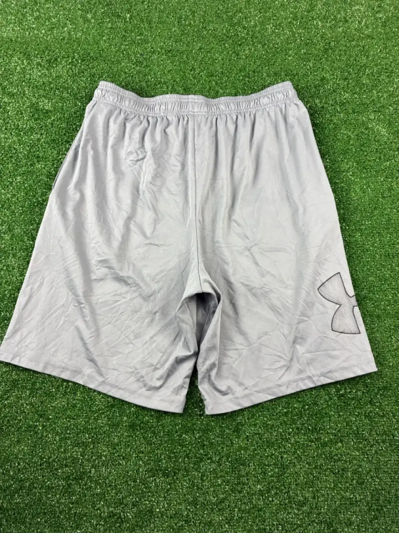 ♻️Shorts deportivos grises Under Armour - 5