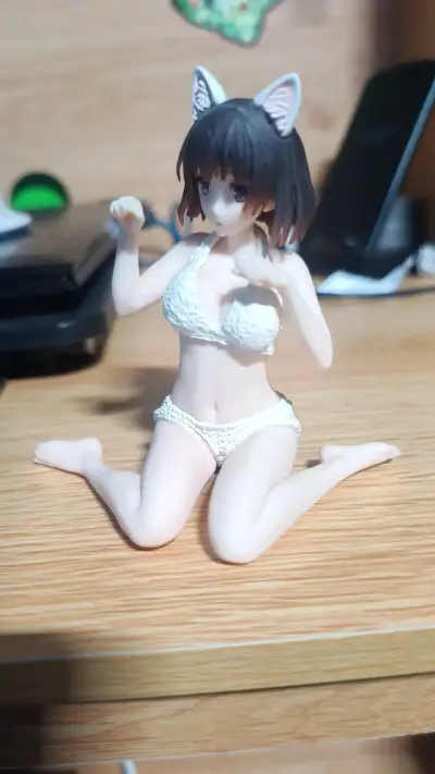 Figura de colección anime con orejas de gato - miniatura 1