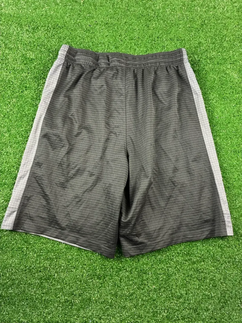 ♻️Shorts deportivos Nike grises para hombre - 4
